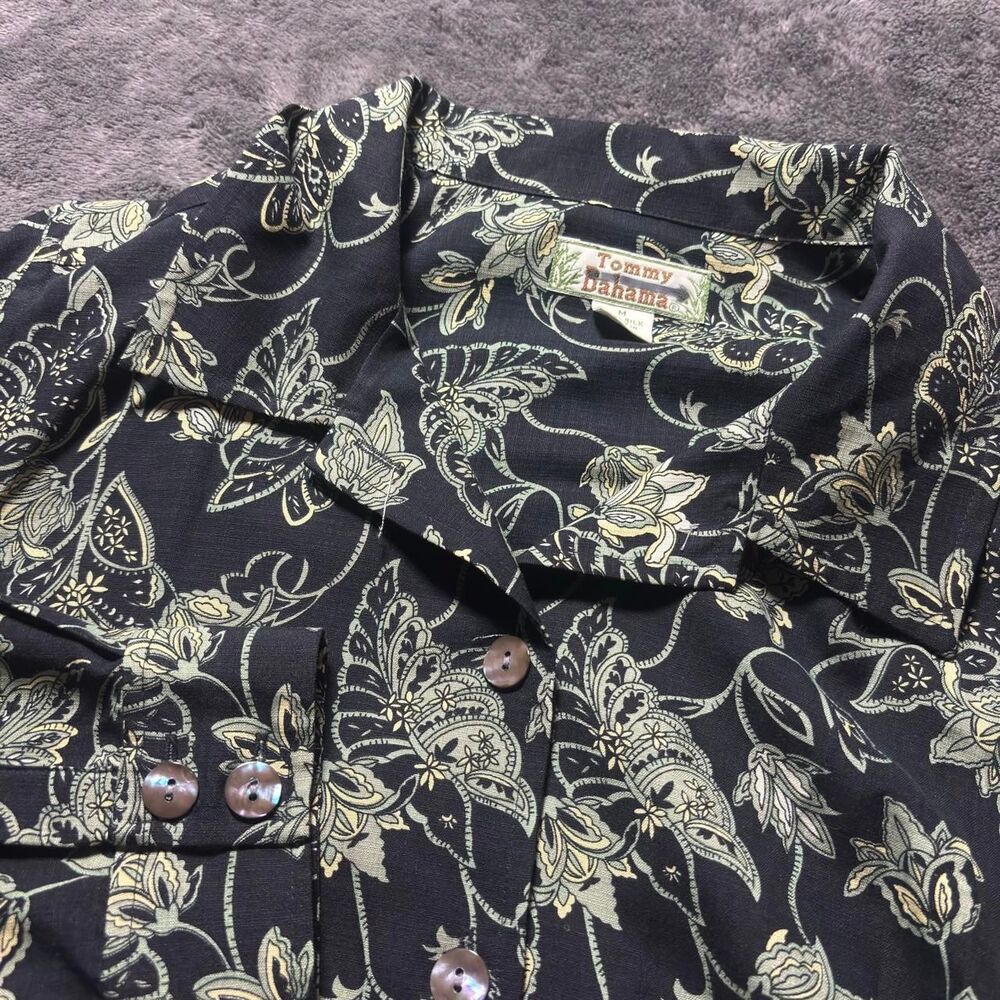 Vintage Tommy Bahama 100% Silk Button Down Shirt Men’s Medium Black Gold Floral